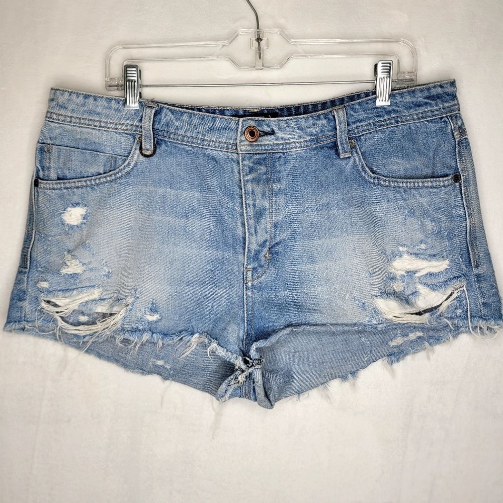 Neuw Blue Jean Shorts Distressed Raw‎ Hem Size 14